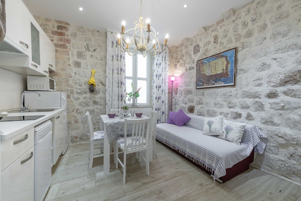 Authentiek appartement in de oude stad van Dubrovnik, vlakbij het strand - thumbnail 1