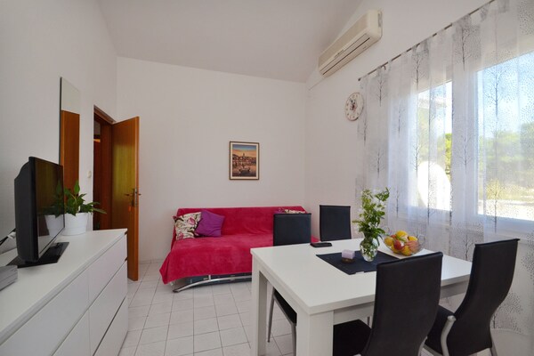 Appartement Lavander met balkon en zeezicht in het rustige Orebic - thumbnail 4
