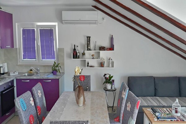 Zonovergoten appartement met terras en zeezicht in Orebić, op 100m van strand - thumbnail 2
