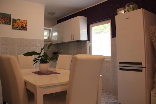 Villa Nika: Ruim vakantiehuis met privézwembad op 700m van zee in Mlini - thumbnail 4