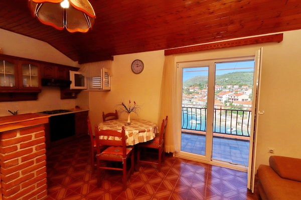 Appartement aan zee in Smokvica met balkon en zeezicht - thumbnail 4