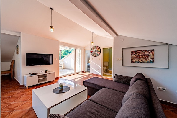 Eilandjuweel aan de Korcula kust: 5-slaapkamer appartement vlakbij zee - thumbnail 1