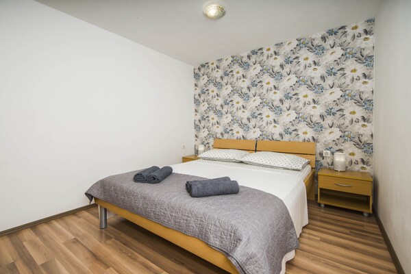 Villa Dvori Viškovi: Ruime villa met privézwembad voor 20 personen bij Podstrana - thumbnail 6