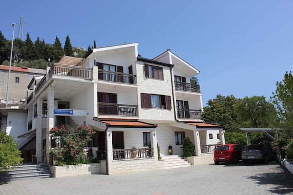 Comfortabel appartement met balkon in Ploče, 1,5 km van het strand - thumbnail 5