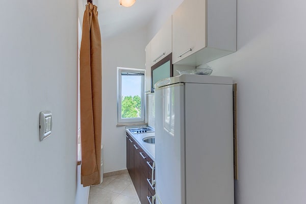 2-persoons appartement in Postira direct aan het strand - thumbnail 4