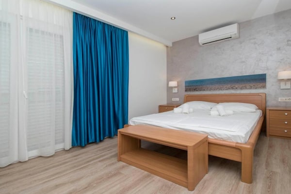 Op 300 m van het strand: Comfortabel appartement in Tucepi - thumbnail 6