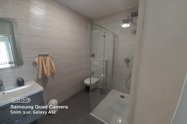 Op 300 m van het strand: Ruim appartement in Jelsa voor 5 personen - thumbnail 5