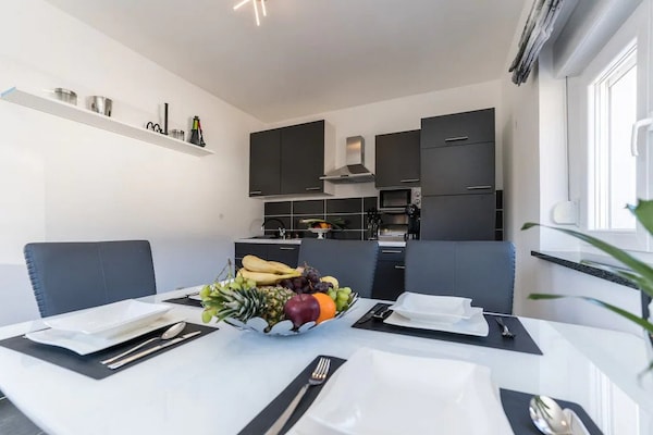Villa Camellia: Fijne villa met privézwembad op 200m van strand in Kruševo - thumbnail 2