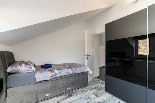 Villa Camellia: Fijne villa met privézwembad op 200m van strand in Kruševo - thumbnail 4