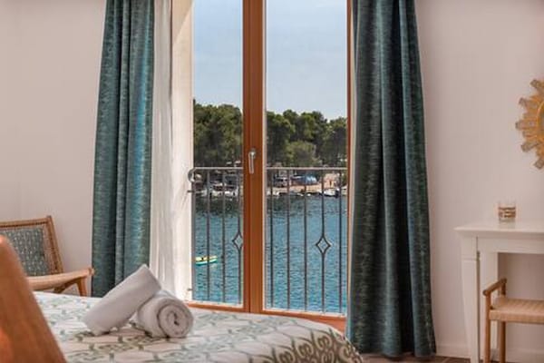 Luxe appartement met zeezicht op 10 meter van het strand in Trogir - thumbnail 3