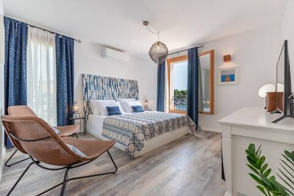 Luxe appartement met zeezicht op 10 meter van het strand in Trogir · 2 pers. - thumbnail 1