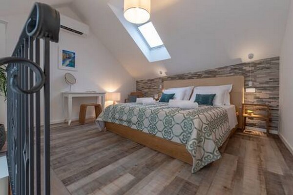Romantisch duplex appartement met adembenemend zeezicht in hartje Trogir - thumbnail 5