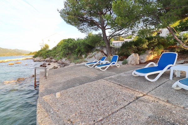 Romantisch appartement aan zee met terras en uitzicht in Hodilje, Ston - thumbnail 5