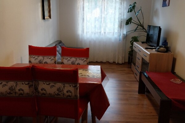 Rustiek appartement met terras en tuin nabij Senj, 3 km van strand - thumbnail 6