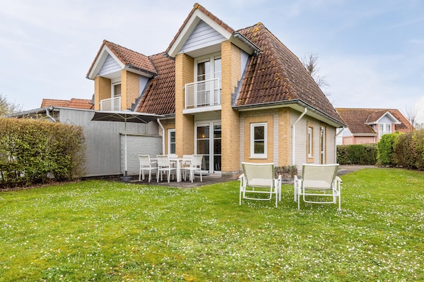 Gerenoveerde villa met sauna op 1 km van Noordzeestrand - thumbnail 1