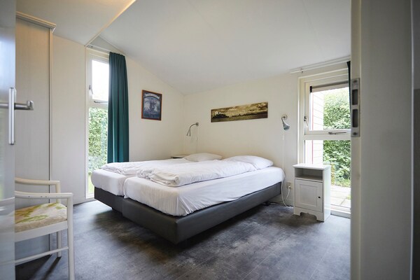 Vrijstaand wellnesshuis met infraroodsauna in Hof van Zeeland - thumbnail 2