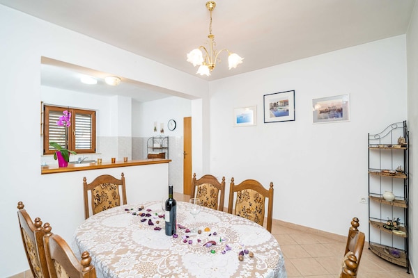 Rustiek driekamerappartement met balkon en zeezicht in Slano - thumbnail 6