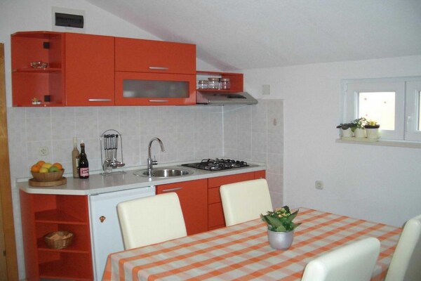 Appartement met balkon en zeezicht op 200 meter van het strand in Bol - thumbnail 4