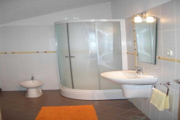 Appartement met balkon en zeezicht op 200 meter van het strand in Bol - thumbnail 6