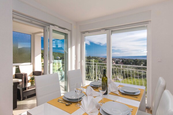 Appartement met zeezicht en balkon in Punat, vlakbij strand - thumbnail 2