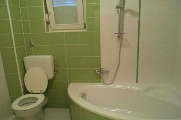 Rustiek appartement aan zee op Ugljan met balkon en uitzicht - thumbnail 5