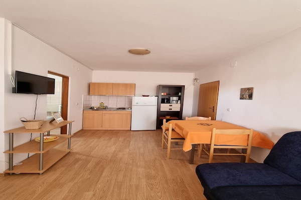Op 500 m van het strand: Studio appartement in Biograd na Moru - thumbnail 3