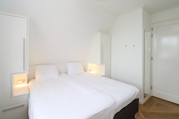 Luxe rietgedekte villa aan het water in hartje Friesland - thumbnail 4