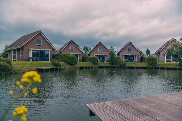 Luxe vakantiehuis aan het water in Medemblik voor 6 personen - thumbnail 1