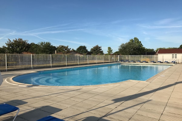 Ruime vakantievilla voor 4 personen met privétuin bij golfbaan in Les Forges - thumbnail 1