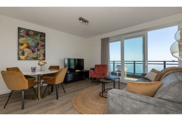 Luxe appartement met uitzicht over jachthaven en Krabbenkreek - thumbnail 1