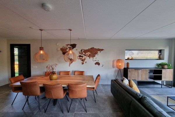 Luxe watervilla met aanlegsteiger aan het Slotermeer in Friesland - thumbnail 5