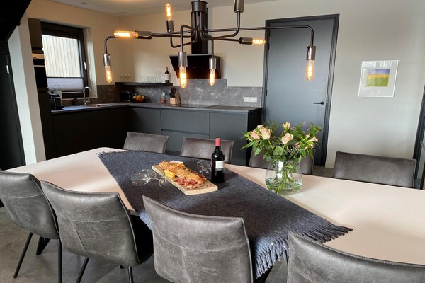 Watervilla Santjin: luxe verblijf aan het Slotermeer in Friesland - thumbnail 4