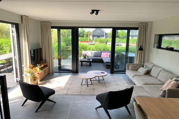 Watervilla Ien: Luxe verblijf met eigen aanlegsteiger aan Slotermeer - thumbnail 3