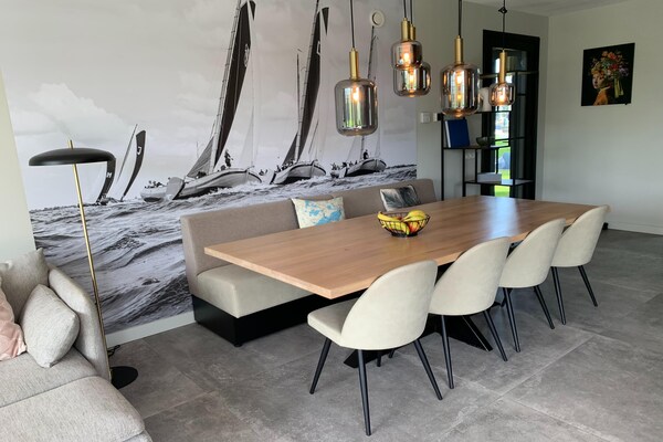 Watervilla Ien: Luxe verblijf met eigen aanlegsteiger aan Slotermeer - thumbnail 6