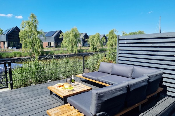 Watervilla Fiif: luxe familieverblijf direct aan het Slotermeer - thumbnail 2
