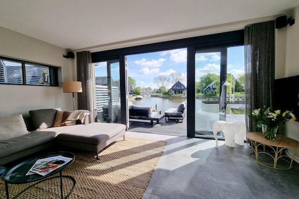 Watervilla Fiiftjin: luxe verblijf met aanlegsteiger aan het Slotermeer - thumbnail 5