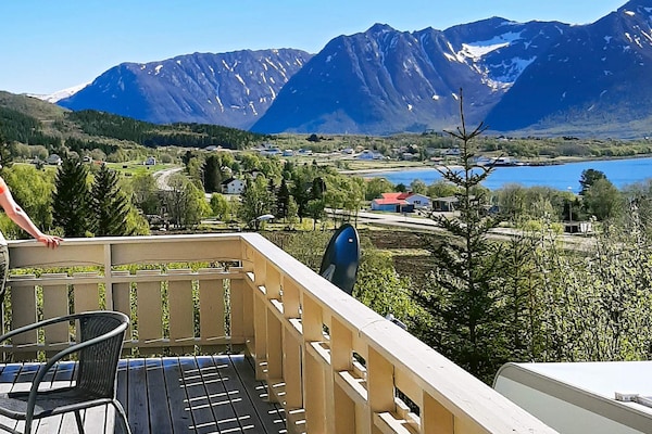 Ruim vakantiehuis in Sortland met panoramisch uitzicht op Vesterålen - thumbnail 1