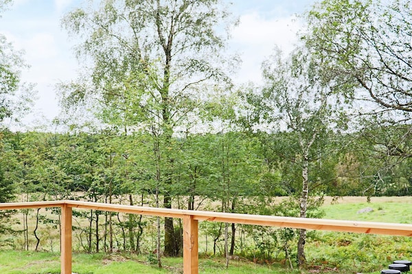 Vrijstaand vakantiehuis met houtgestookte whirlpool nabij golfbaan in Knäred - thumbnail 3