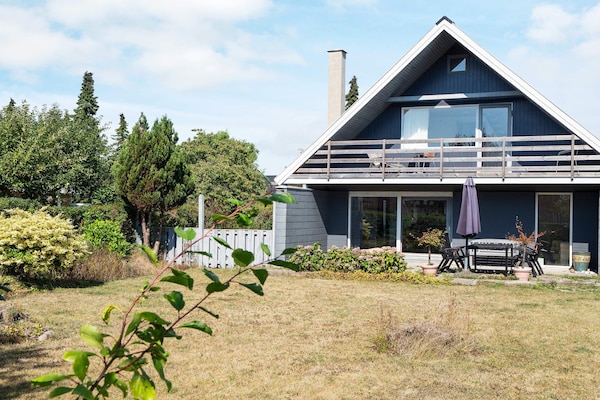 Ruim vakantiehuis in Nakskov met 4 slaapkamers en grote tuin - thumbnail 2