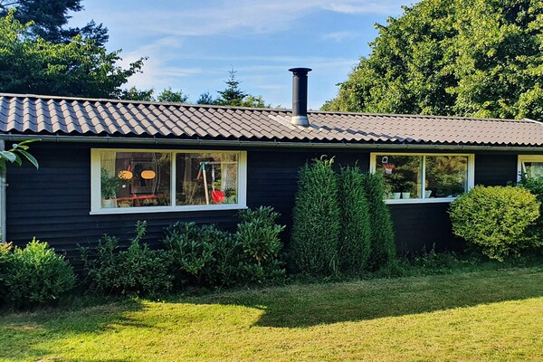 6-persoons vakantiehuis in Højby op 800 m van de zee - thumbnail 1
