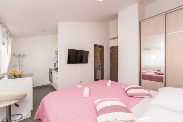 Studio Roberta in Zadar: knus appartement met balkon, vlakbij het strand - thumbnail 5