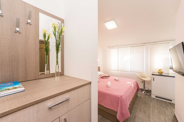 Studio Roberta in Zadar: knus appartement met balkon, vlakbij het strand - thumbnail 4