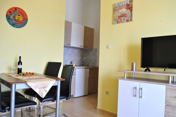 Superior appartement met balkon vlakbij zee en Paklenica - thumbnail 3