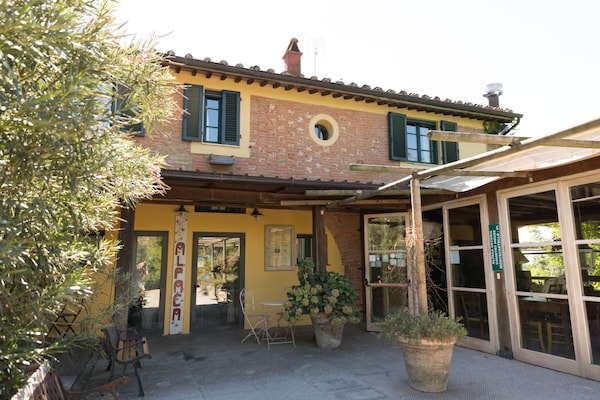 Ruim Toscaans vakantiehuis op boerderij met zwembad nabij Pontedera - thumbnail 2