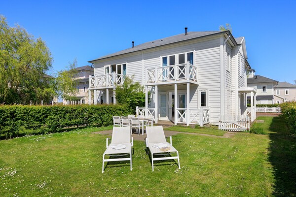 Luxe villa aan zee voor 14 personen op Vakantiepark Cape Helius - thumbnail 1