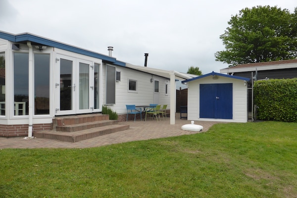 Comfortabel vrijstaand chalet aan de Rhederlaagse Meren in Gelderland - thumbnail 5