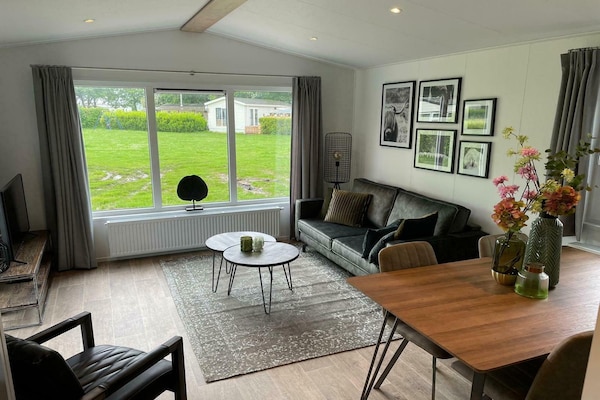 Vrijstaand chalet aan de Rhederlaagse Meren voor 4 personen - thumbnail 1