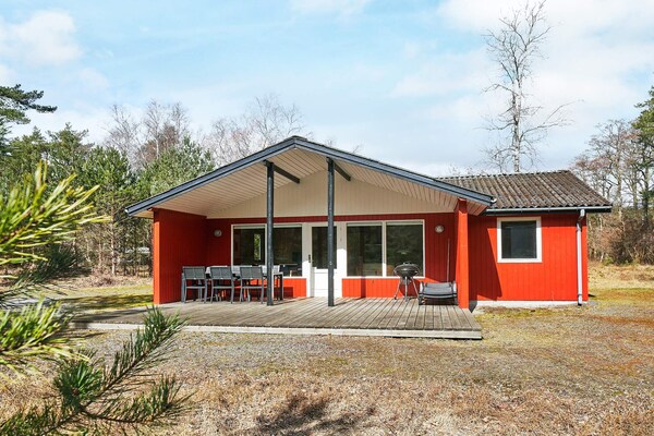 Vrijstaand vakantiehuis voor 6 personen op 300 meter van zee in Aakirkeby - thumbnail 1