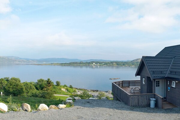 Vrijstaand vakantiehuis met panoramisch fjorduitzicht op Leka, 8 personen - thumbnail 1