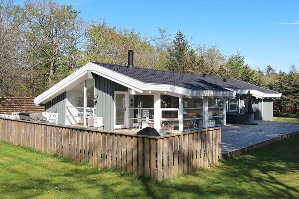 Familievilla met zwembad, sauna en whirlpool op 650m van strand in Hals - thumbnail 2